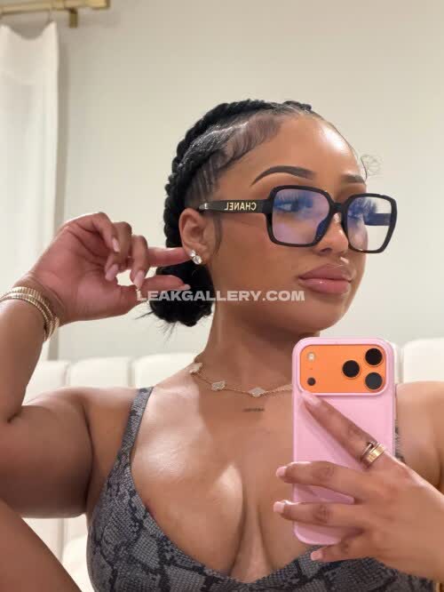Slaybyella_ Exclusive Leaked Nude OnlyFans #10636404
