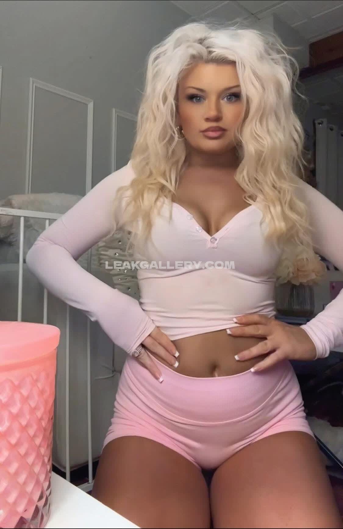 Stephycarmen Exclusive Leaked Nude OnlyFans #9583504