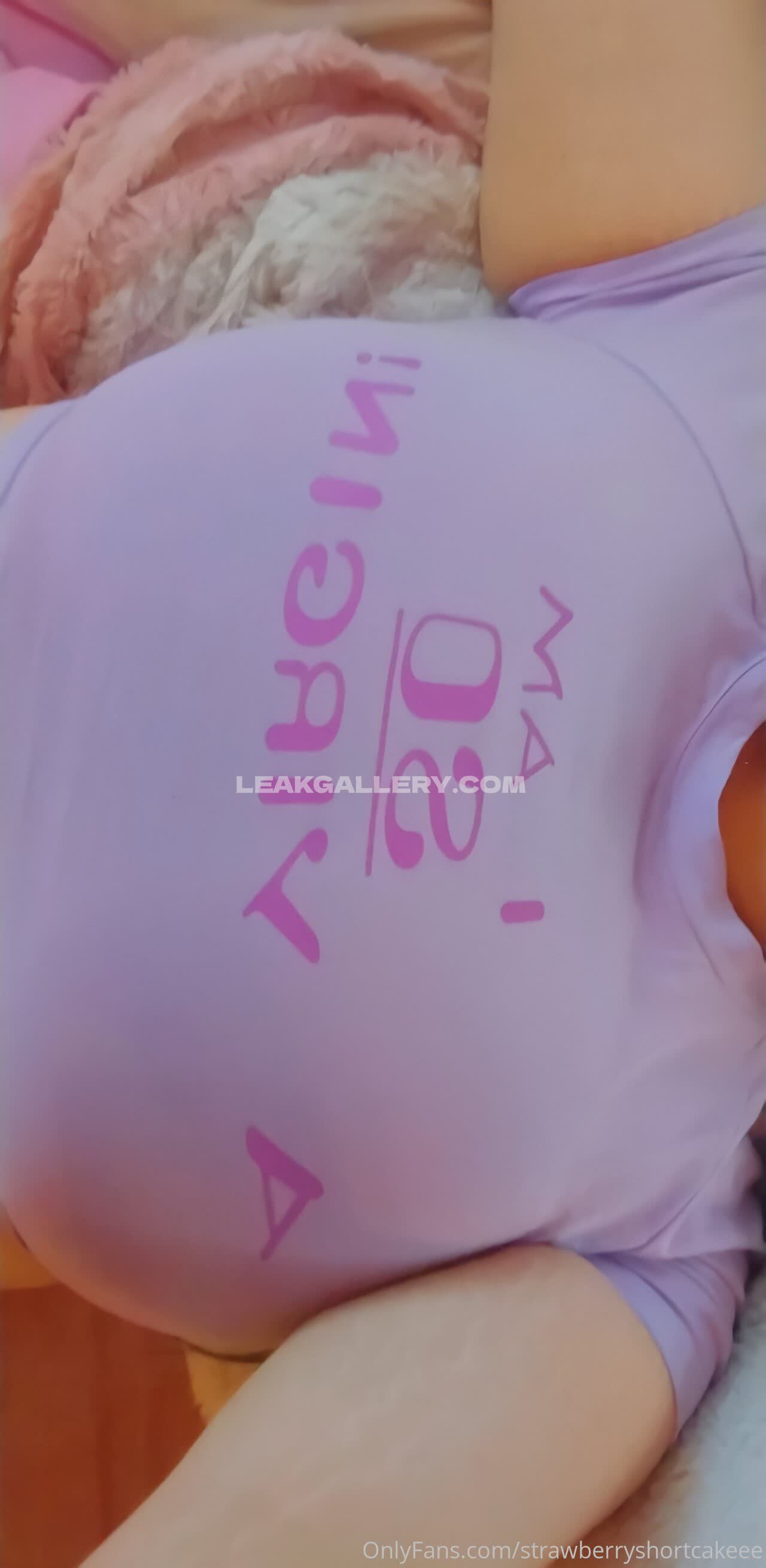 Strawberryshortcakeee Exclusive Leaked Nude OnlyFans #10493034