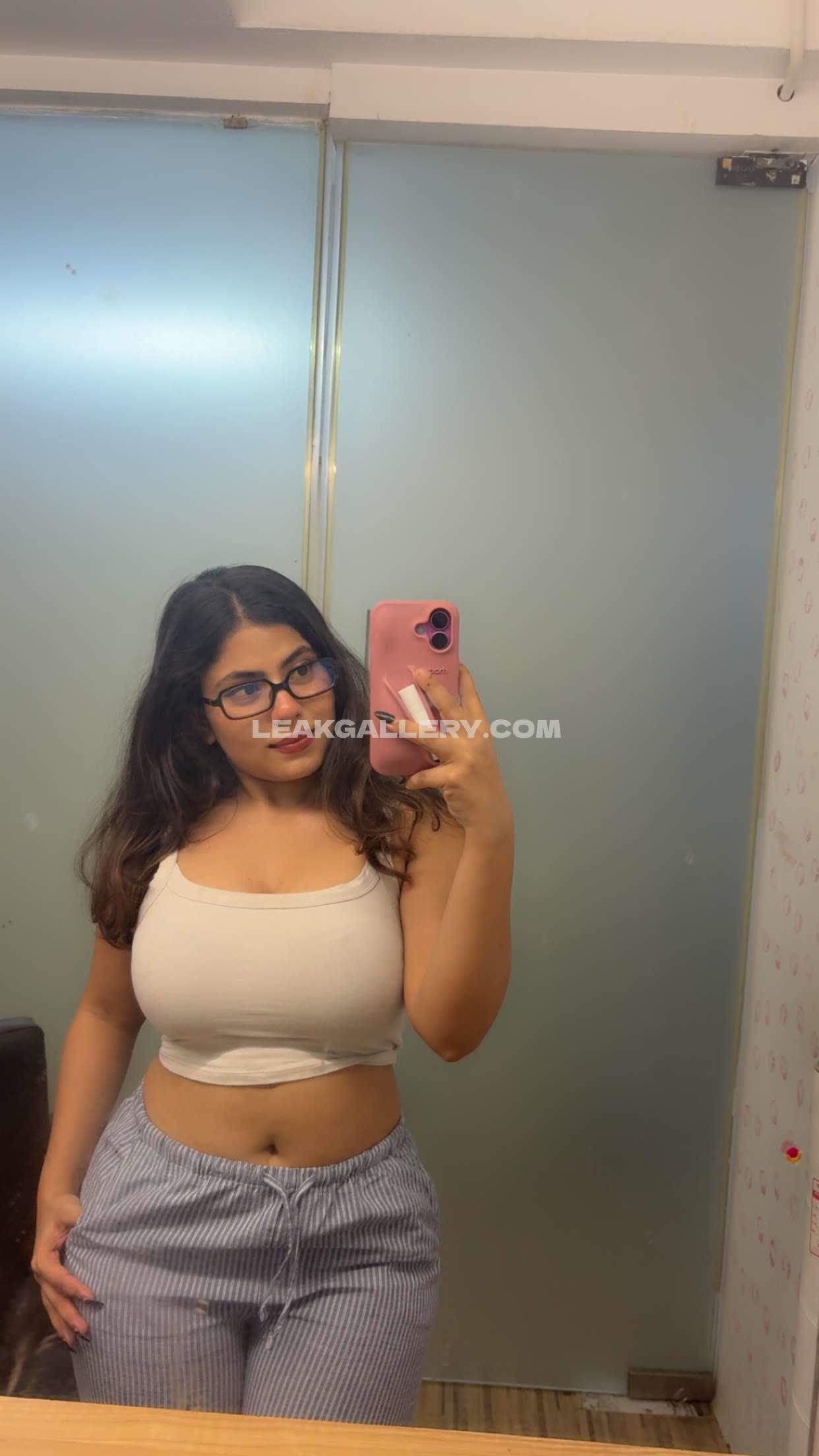 Suramyapandiya / lavanyapandiya Exclusive Leaked Nude OnlyFans #9551405