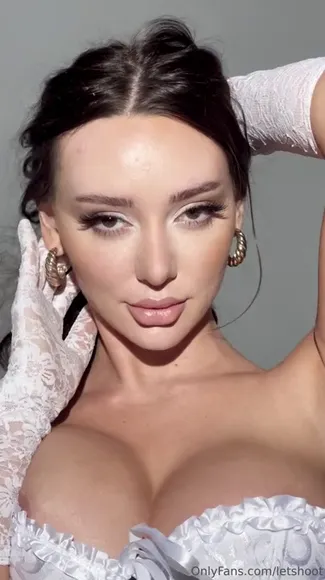sweetstassi video thumbnail