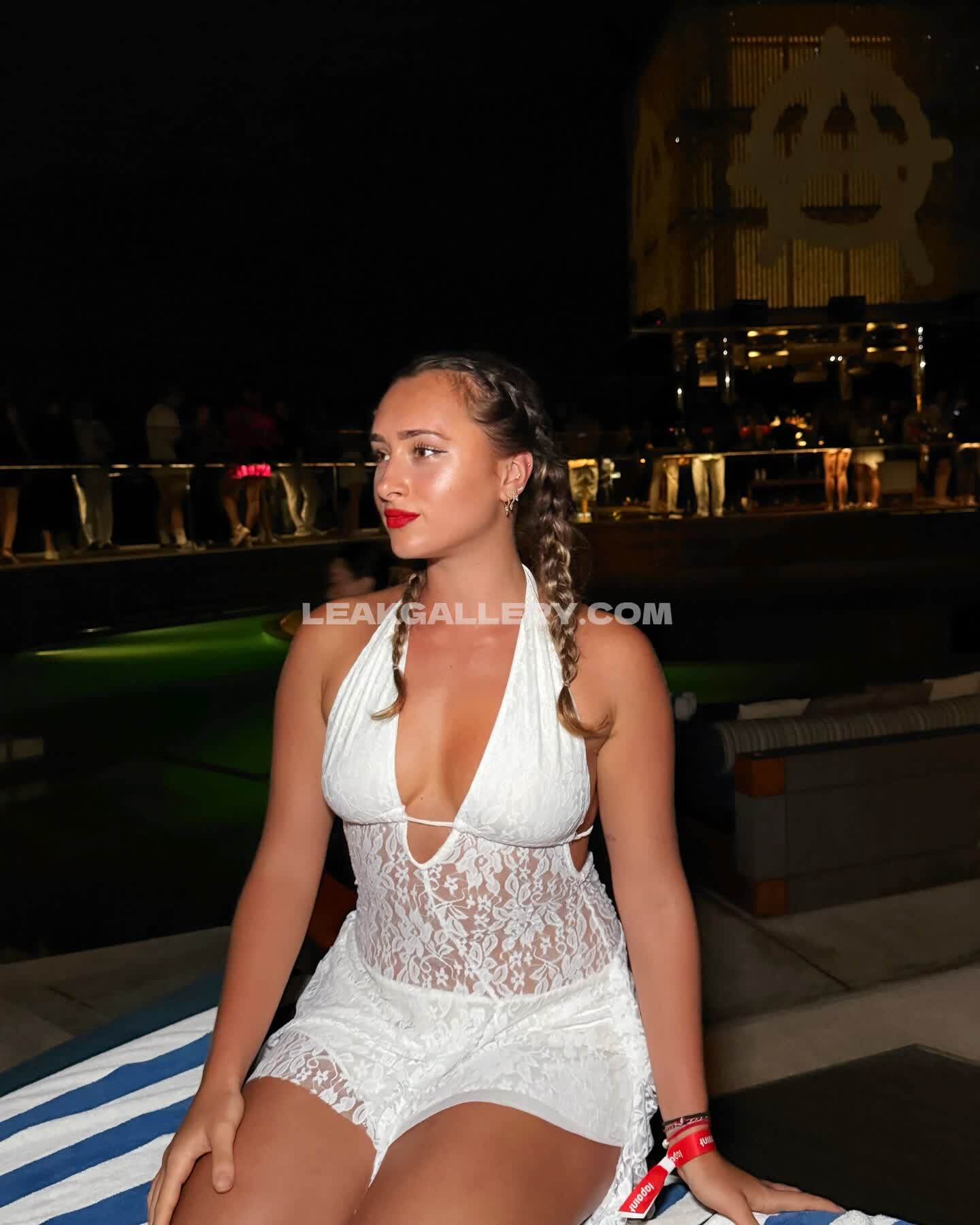 Taniak Exclusive Leaked Nude OnlyFans #10082049