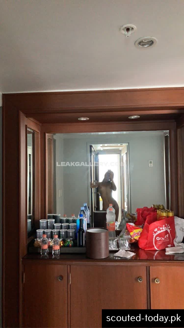 Thelizzyporter OnlyFans Nudi in Esclusiva Trapela #10113832