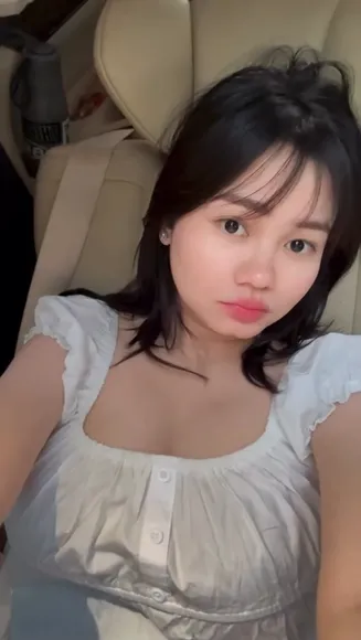 Tokyovibess_ White Top Cleavage Tease OnlyFans Video Leaked