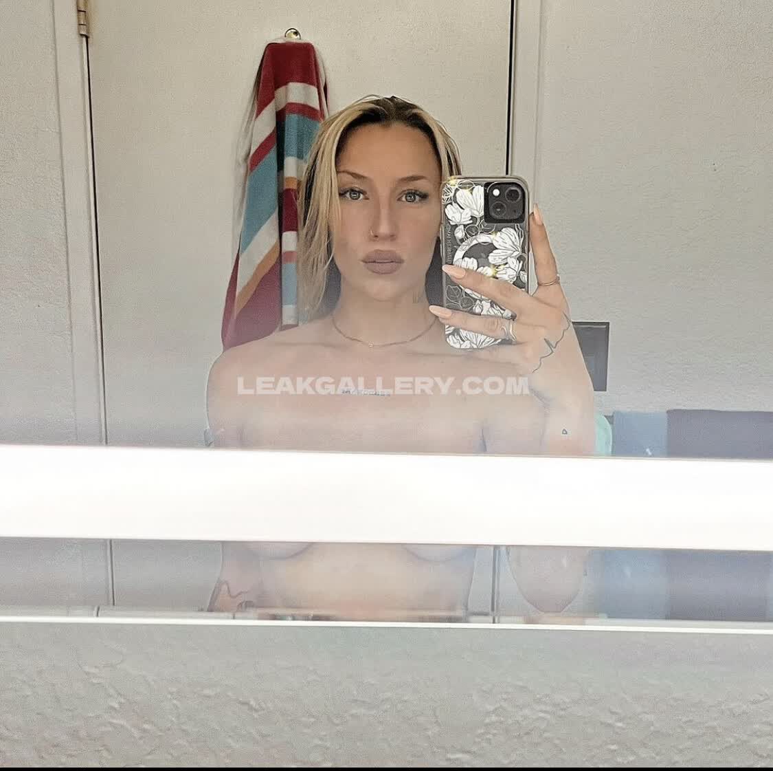 Vstephani एक्सक्लूसिव लीक्ड न्यूड OnlyFans #9095772