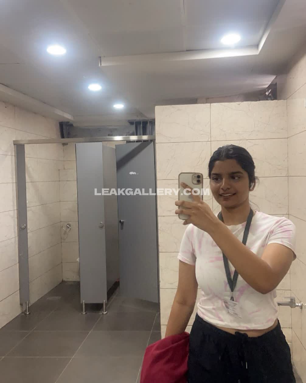 Yourstrulyanushkaa / _anushkadiariess_ Exclusive Leaked Nude OnlyFans #10700105