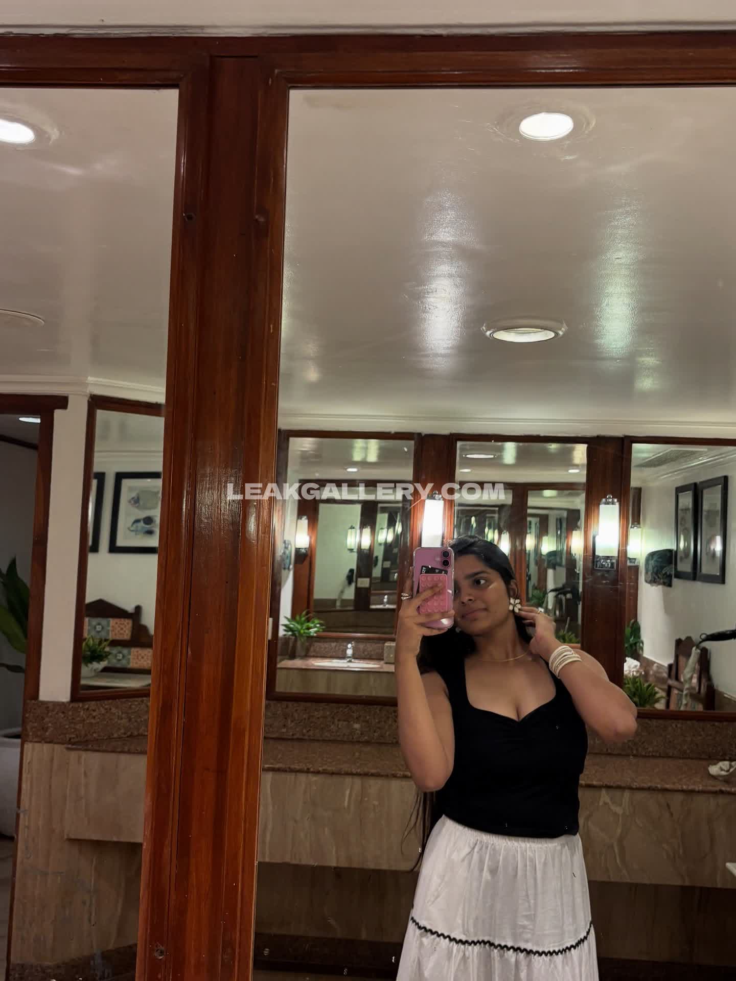 Yourstrulyanushkaa / _anushkadiariess_ Exclusive Leaked Nude OnlyFans #10701132