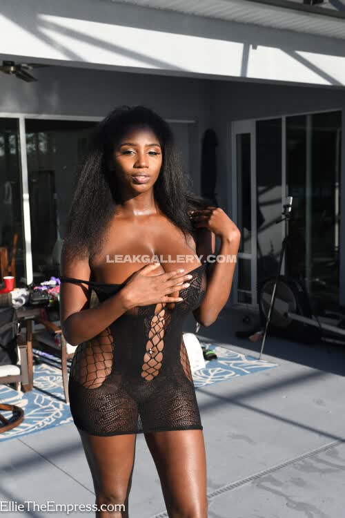 _ellietheempress_ Exclusive Leaked Nude OnlyFans #11542946