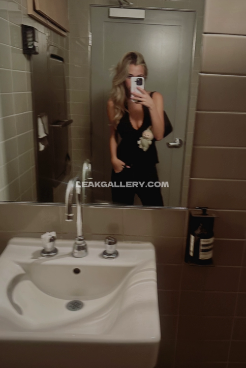 Alexanisenson Exclusive Leaked Nude OnlyFans #11829365