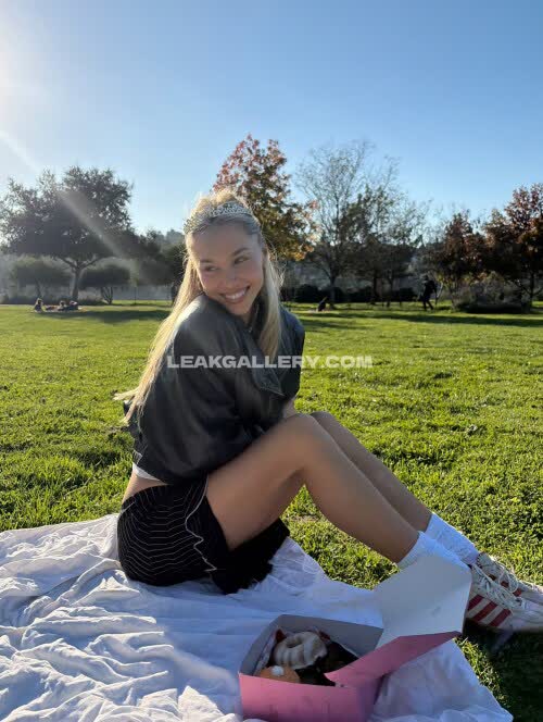 Alexisren Exclusive Leaked Nude OnlyFans #11725922