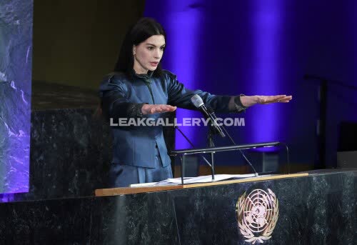 Annehathaway Exclusive Leaked Nude OnlyFans #11448391