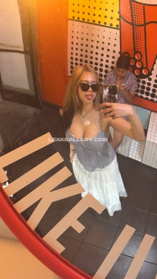 Anniezheng.x / cellow111 Exclusive Leaked Nude OnlyFans #11628480