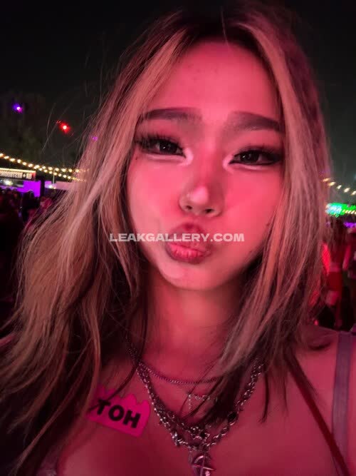 Anniezheng.x / cellow111 Exclusive Leaked Nude OnlyFans #11629806