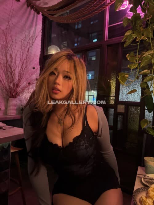 Anniezheng.x / cellow111 Exclusive Leaked Nude OnlyFans #11592111