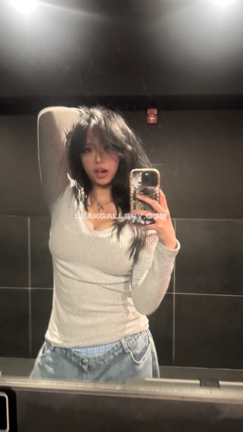 Anniezheng.x / cellow111 Exclusive Leaked Nude OnlyFans #11593827