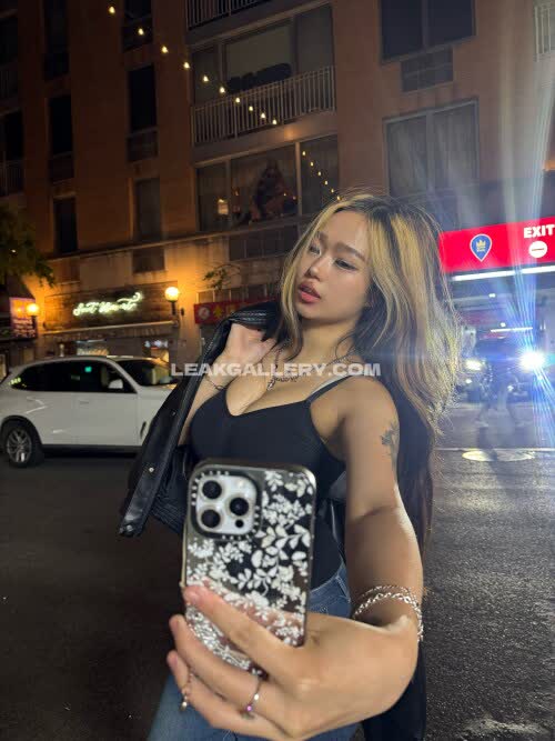Anniezheng.x / cellow111 Exclusive Leaked Nude OnlyFans #11627609
