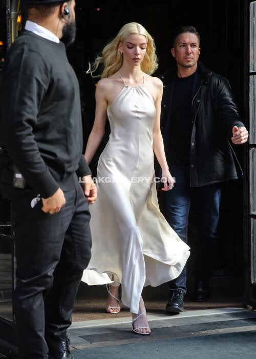 Anyataylorjoy Exclusive Leaked Nude OnlyFans #11451053