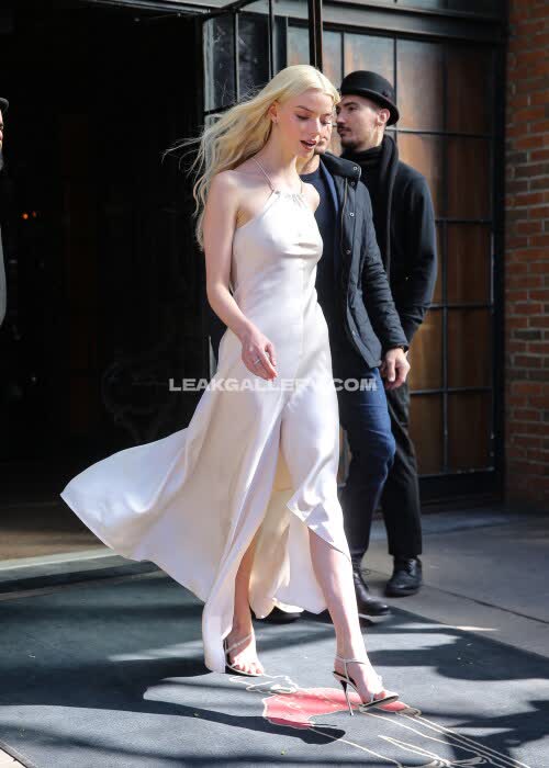 Anyataylorjoy Exclusive Leaked Nude OnlyFans #11451906