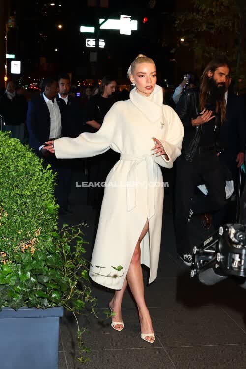 Anyataylorjoy Exclusive Leaked Nude OnlyFans #11440419