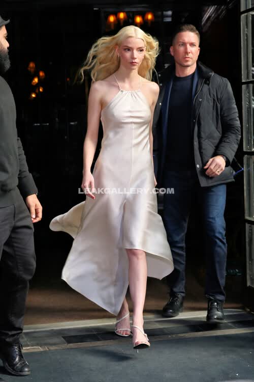 Anyataylorjoy Exclusive Leaked Nude OnlyFans #11466655