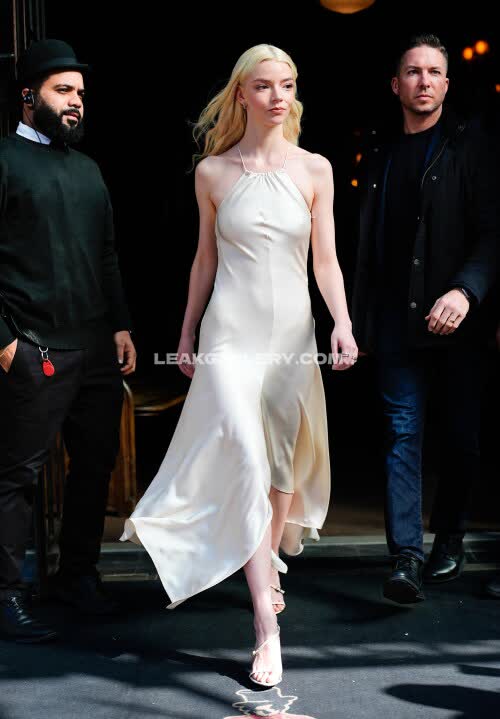 Anyataylorjoy Exclusive Leaked Nude OnlyFans #11435943