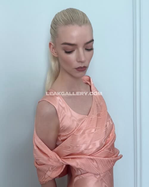 Anyataylorjoy Exclusive Leaked Nude Onlyfans #11441224