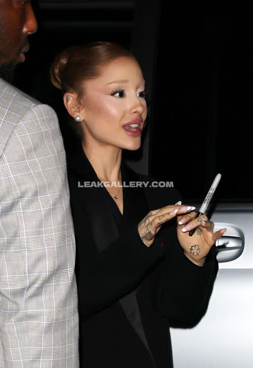 Arianagrande Exclusive Leaked Nude OnlyFans #11584893