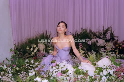 Arianagrande Exclusive Leaked Nude OnlyFans #11573426