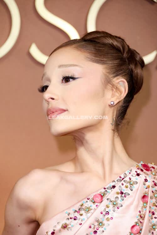 Arianagrande Exclusive Leaked Nude OnlyFans #11574934