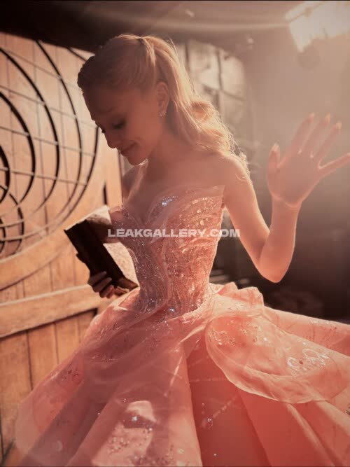 Arianagrande Exclusive Leaked Nude OnlyFans #11574353