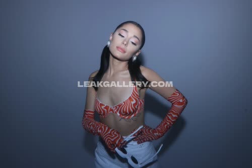 Arianagrande Exclusive Leaked Nude OnlyFans #11585016