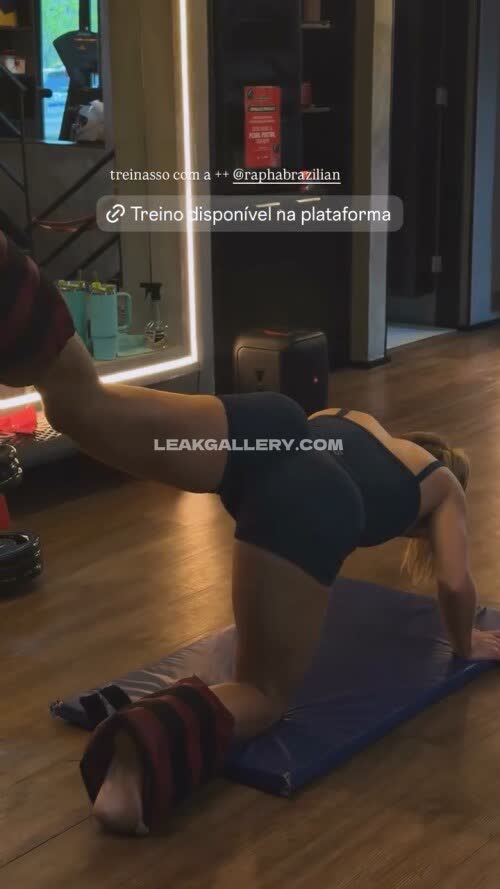 Brunagriphaoo Exclusive Leaked Nude OnlyFans #11037374