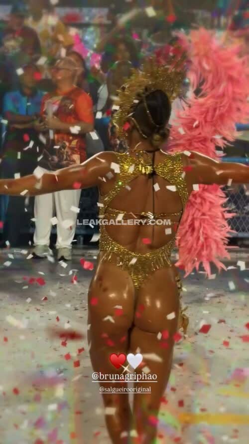 Brunagriphaoo Exclusive Leaked Nude OnlyFans #11036177