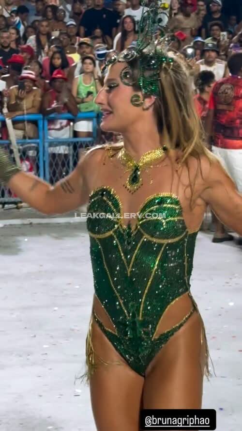 Brunagriphaoo Exclusive Leaked Nude OnlyFans #11040335