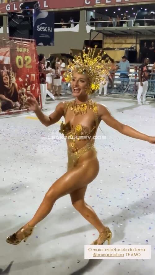 Brunagriphaoo Exclusive Leaked Nude OnlyFans #11054589