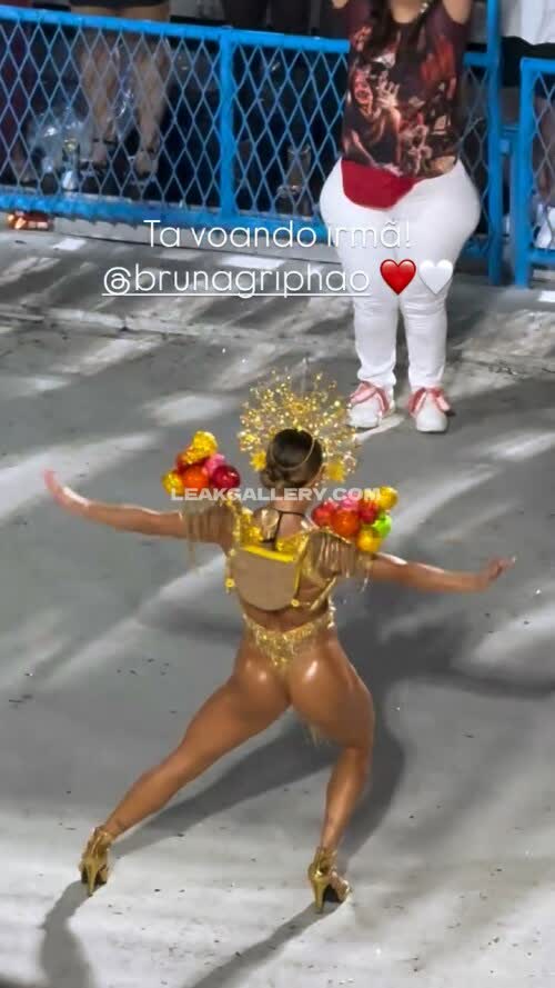 Brunagriphaoo Exclusive Leaked Nude OnlyFans #11023638