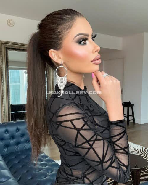 Carolinejaquish Exclusive Leaked Nude OnlyFans #10988438