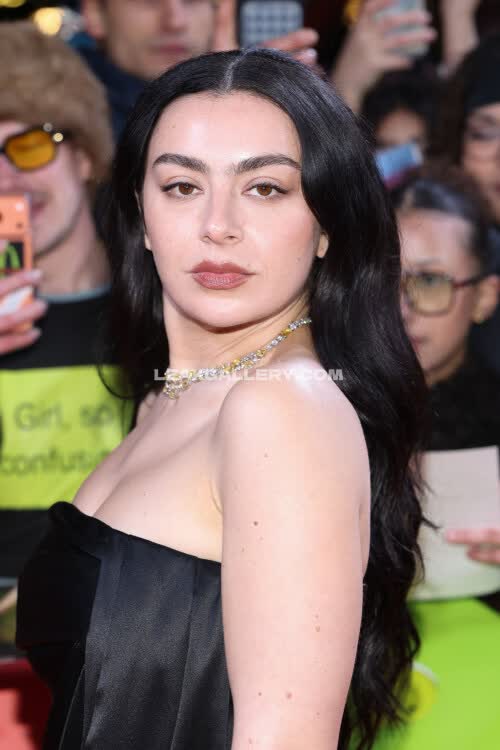 Charli_xcx Exclusive Leaked Nude OnlyFans #11637279