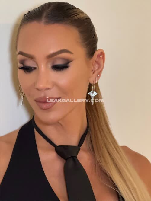Charlottewwe Exclusive Leaked Nude OnlyFans #12013871