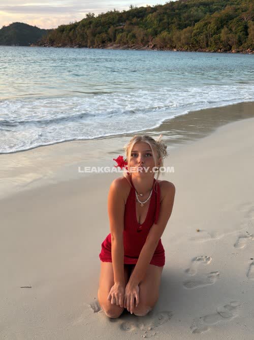 Elena.zbt Exclusive Leaked Nude OnlyFans #11395818