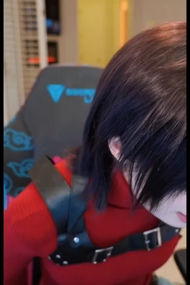 emiru video thumbnail