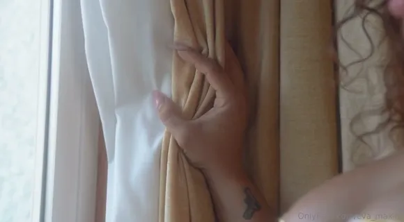 eva_maxim video thumbnail