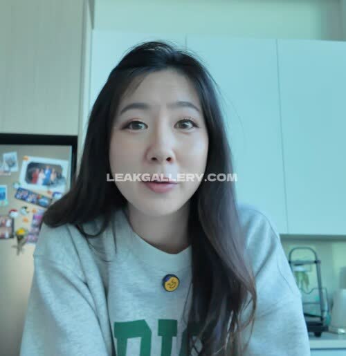 Fuslie 独占リークされたOnlyFansヌード #11626345