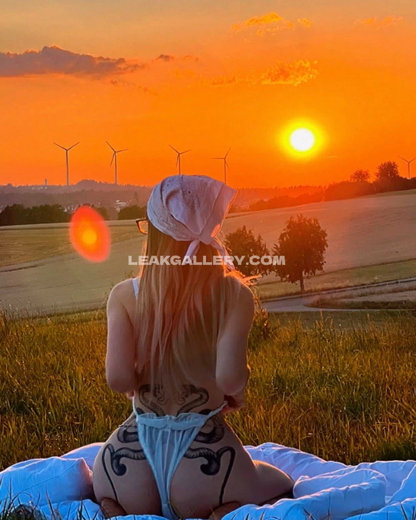 Harleybenz69 Exclusive Leaked Nude OnlyFans #11581680