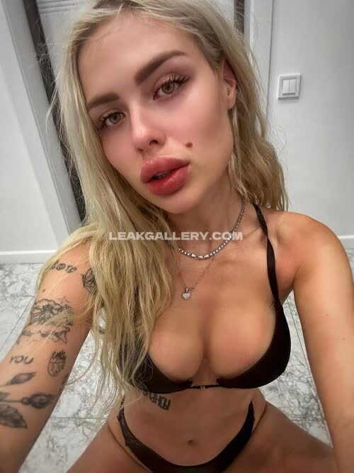 I_can_be_your_favorite Exclusive Leaked Nude OnlyFans #11131146