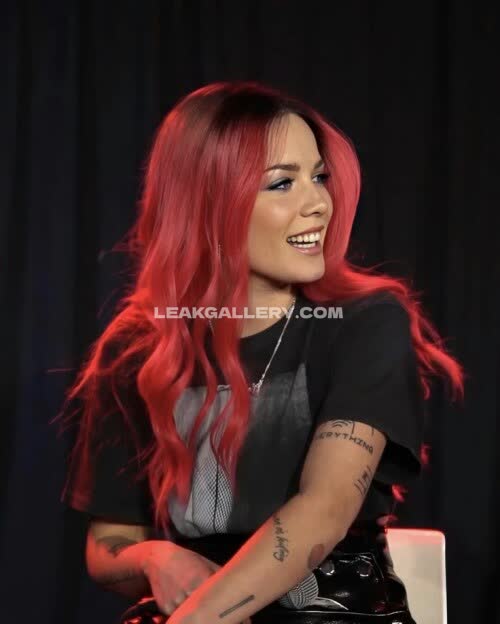 Iamhalsey OnlyFans Nudi in Esclusiva Trapela #11047284