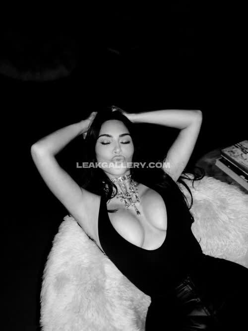 Kimkardashian / kim_kardashian Exclusive Leaked Nude OnlyFans #12016351