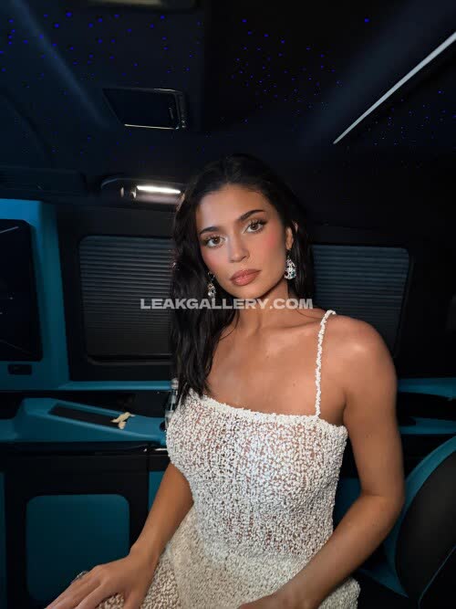 Kyliejenner Exclusive Leaked Nude OnlyFans #11175490