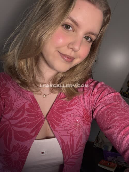 Laraschofield Exclusive Leaked Nude OnlyFans #12028369
