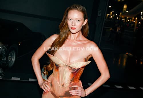Larsen_thompson Exclusive Leaked Nude OnlyFans #11471185